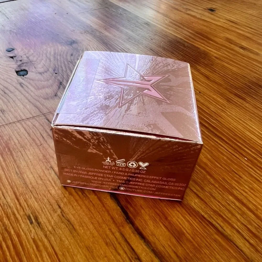 VOYEUIRSM New in Box Jeffree Star Eye Gloss Light Brown silver pink gold